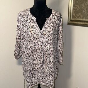 Motherhood Sz L blue white‎ print split neck 3/4 sleeves top blouse